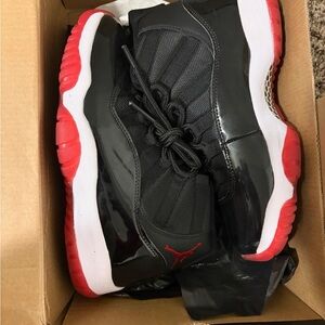 Jordan Women's Shoes Black and Red